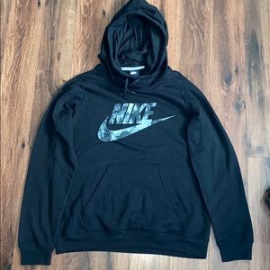 Women’s Nike sweatshirt